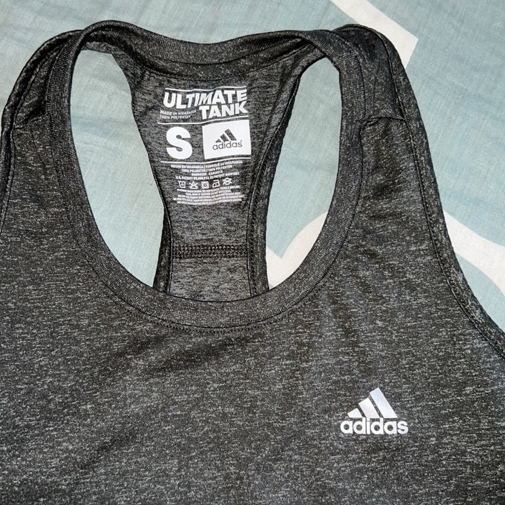 ⚪️ Adidas Razor Back Shirt 🔵 - Picture 2 of 3